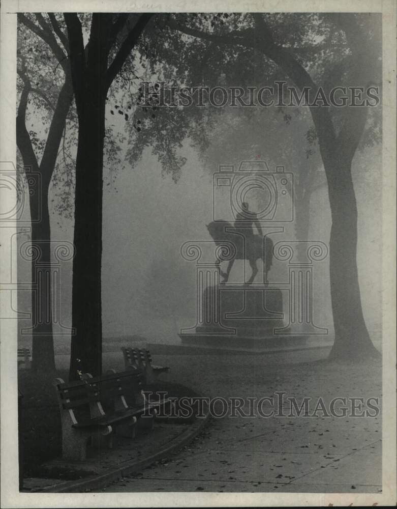 1970 Press Photo Fog obscures Philip Sheridan Statue in the Capitol Park, Albany - Historic Images