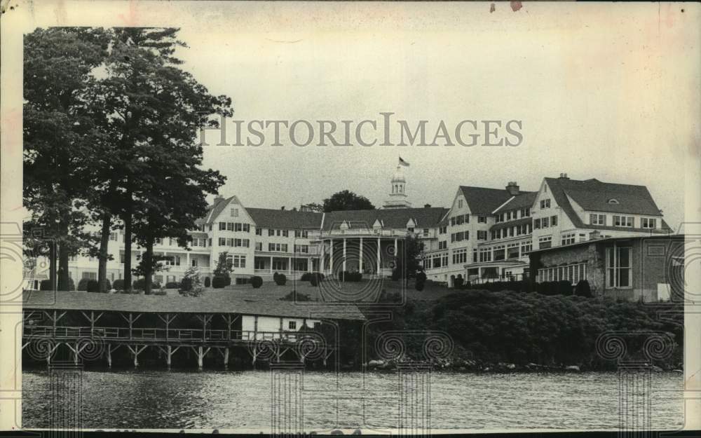 Press Photo The Sagamore Hotel on Lake George in Bolton Landing, New York - Historic Images