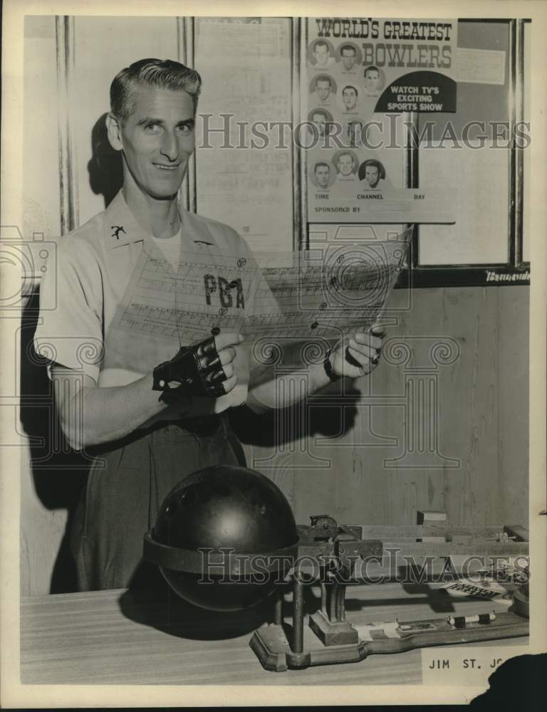 Professional bowler Jim St. John in New York bowling alley - Historic Images