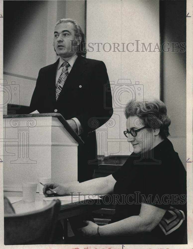 Press Photo Dr. Louis Lieberman speaking in New York - Historic Images