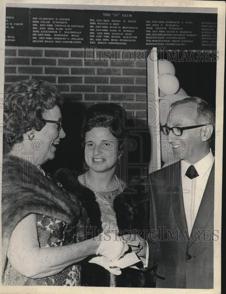 Helen Meigher with Dr. &amp; Mrs. Irwin Light in New York - Historic Images