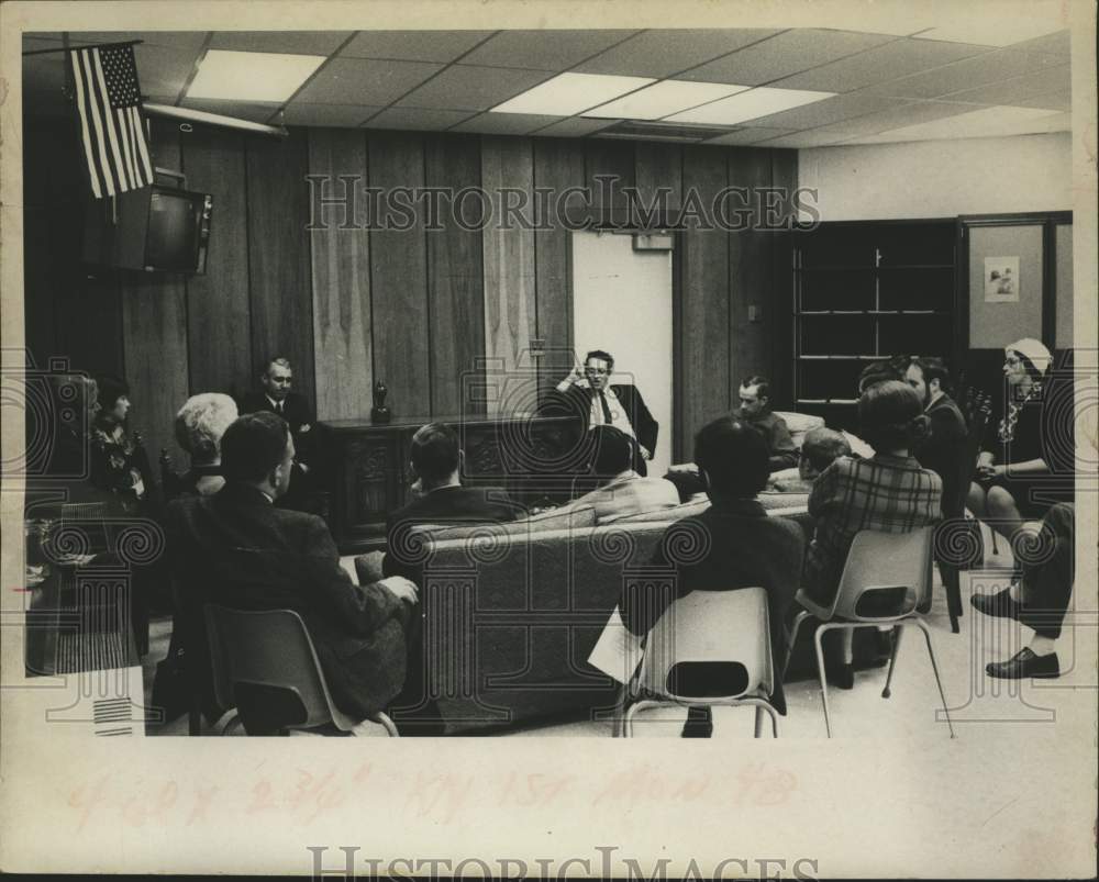 1971 Shenendehowa HS NY teachers at seminar on how to teach law - Historic Images