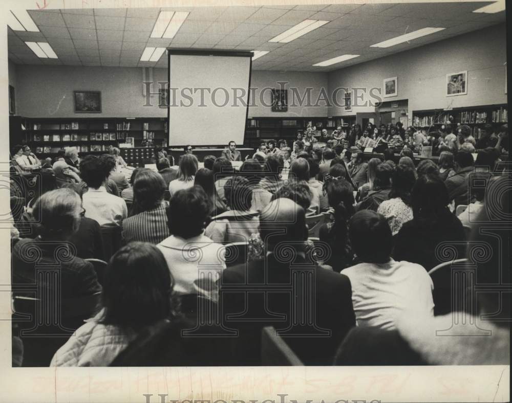 1973  Crowd fills library for Shenendehowa NY School Board meeting - Historic Images