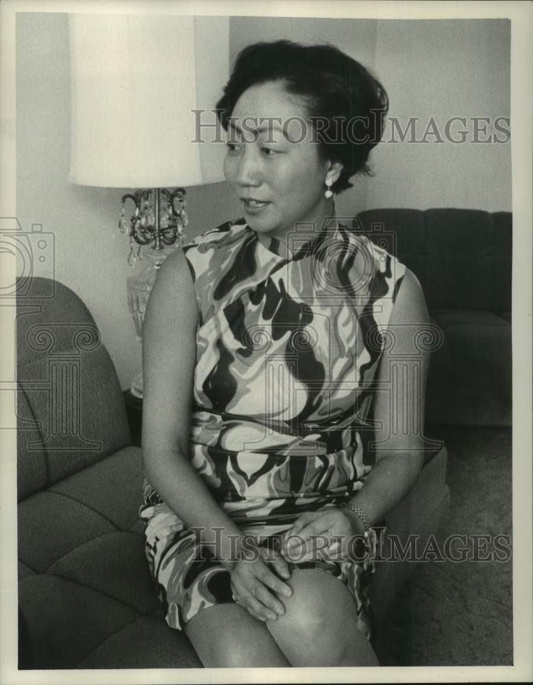 1973 Mrs. Thomas Shen in her New York home - Historic Images