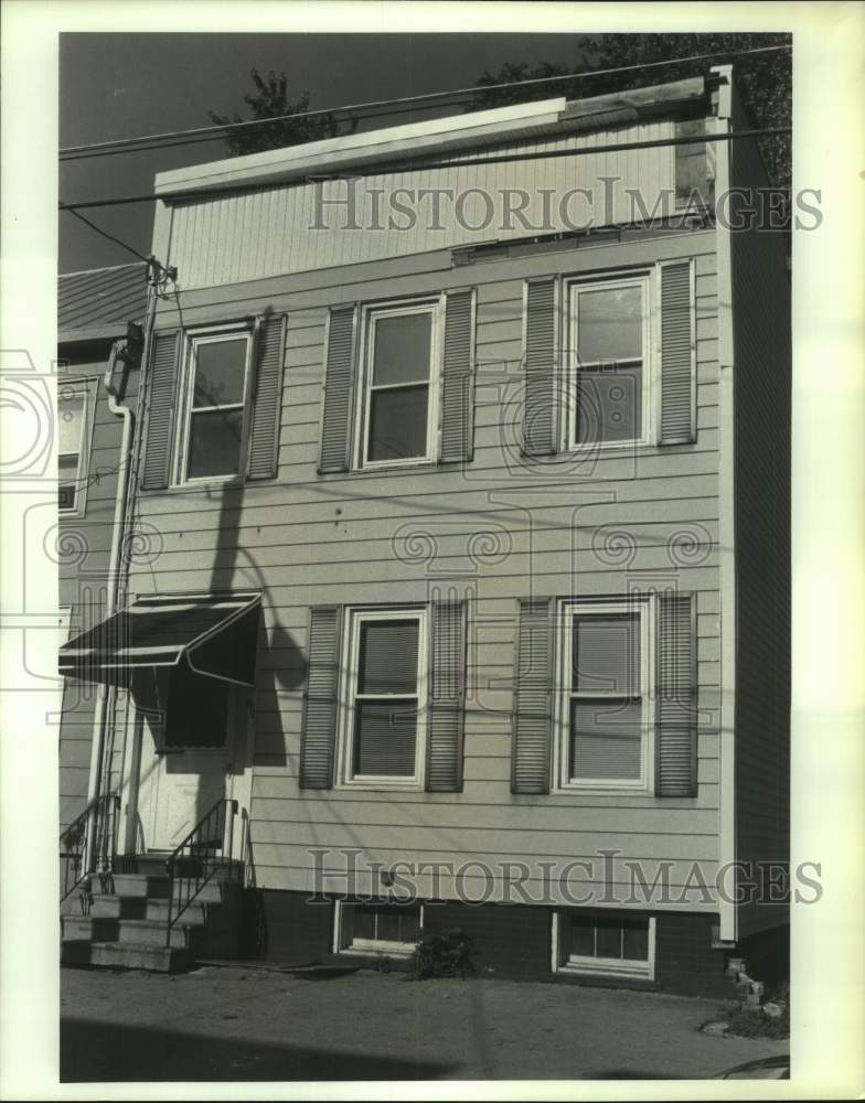 1991 Alleged crack house at 467 Orange Street, Albany, New York - Historic Images