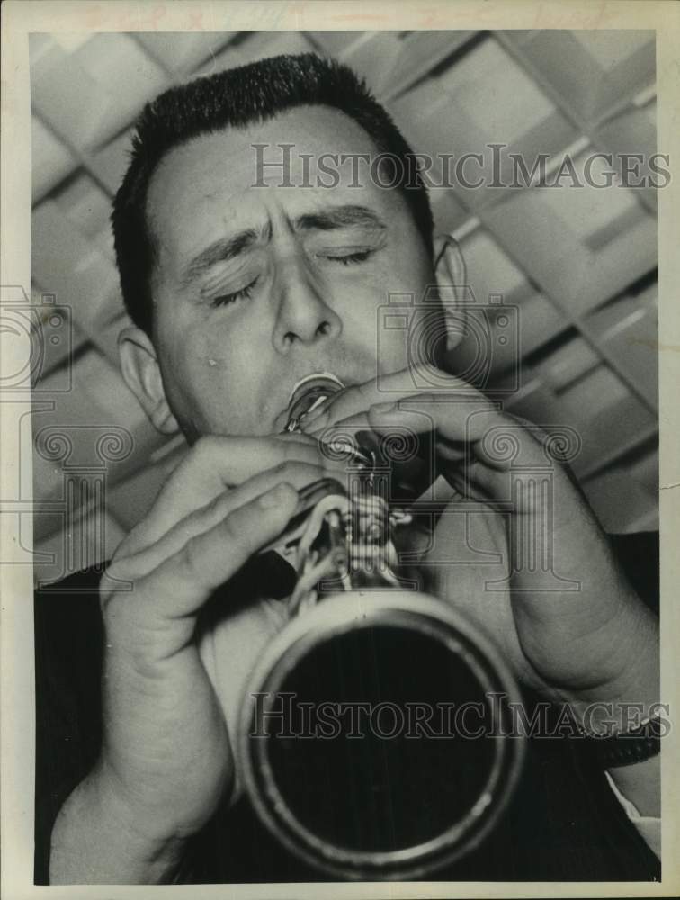 1963 Clarinetist Skip Parsons performs at Musician's Ball, New York - Historic Images