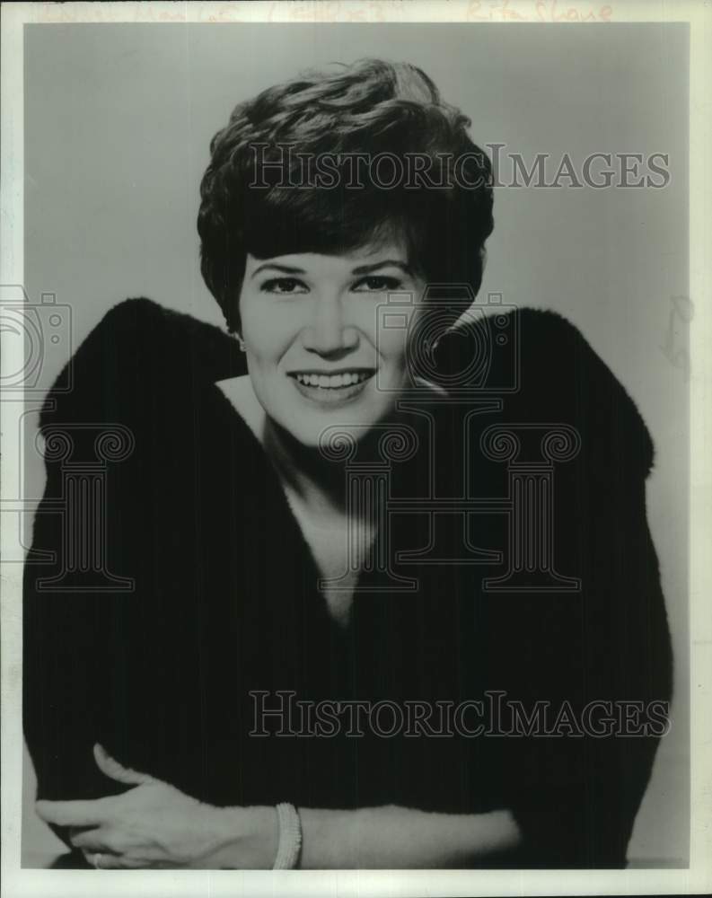 1972 Press Photo Rita Shane, guest artist with Albany Symphony in New York - Historic Images