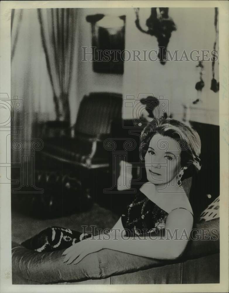 1969 Press Photo Mollie Parris, New York - Historic Images