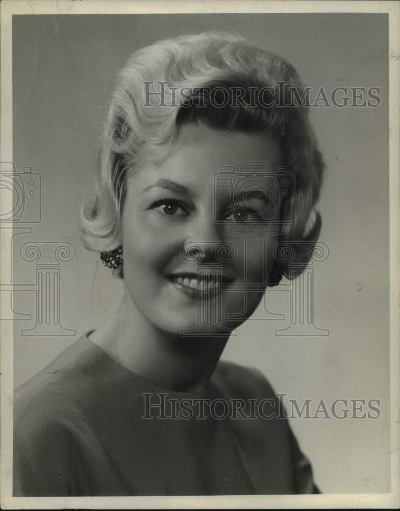 1961 Press Photo Jane C Patton, Summer Jubilee Queen of Washington, D.C. smiles - Historic Images