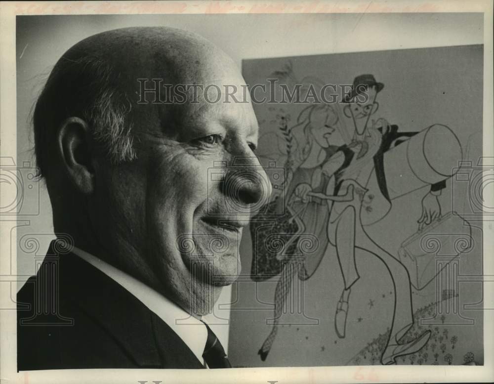 1968 Press Photo Charles Orelich in front of artistic drawing in New York - Historic Images