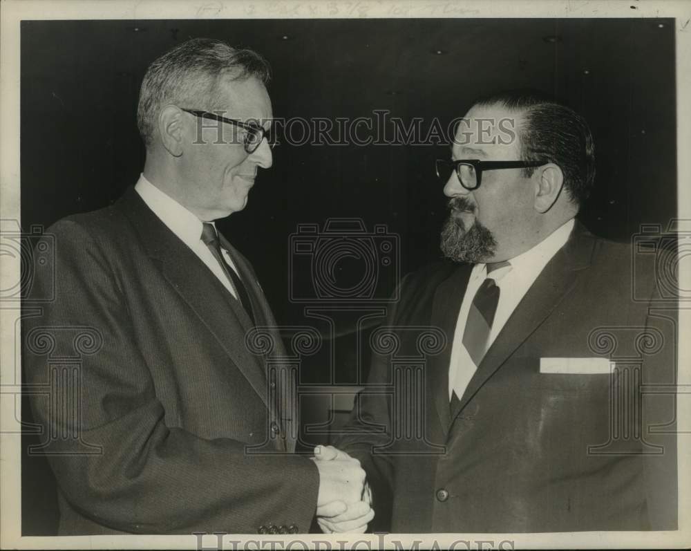 1966 Press Photo Ernest Morris & Nat Oppenheim in Saratoga, New York - Historic Images