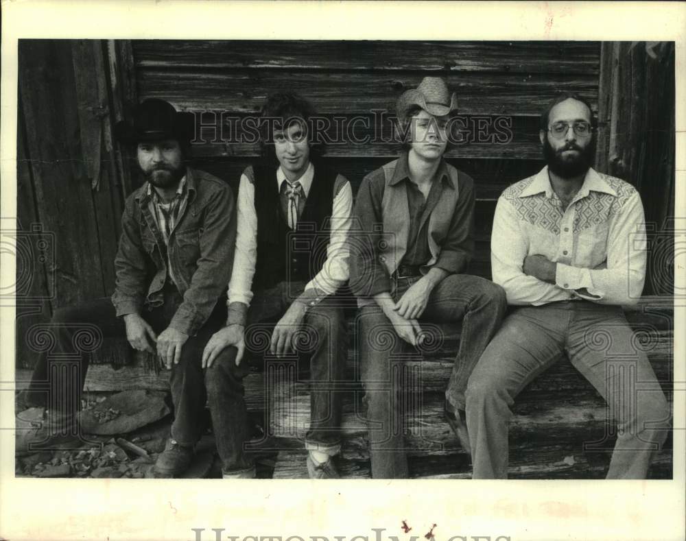 1977 Press Photo Members of the musical group Shagbark Hickory in New York- Historic Images