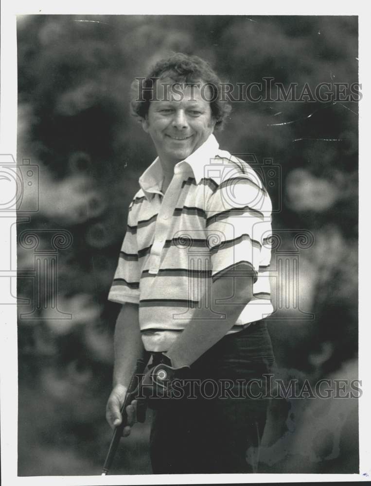 Press Photo Bill Haggerty reacts to shot during round of golf in New York - Historic Images