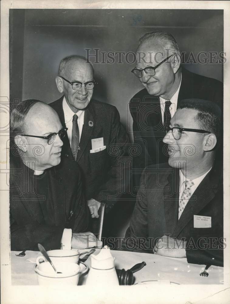 1962 Press Photo Members of Interchurch Men's Fellowship meet in Albany, NY - Historic Images