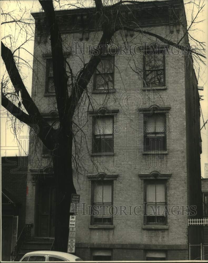 1972 Press Photo View of James Brothers building at 329 Madison Avenue, Albany - Historic Images