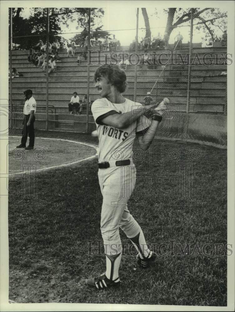 1976 Press Photo Steve Moffatt, Twilight League baseball player, New York- Historic Images