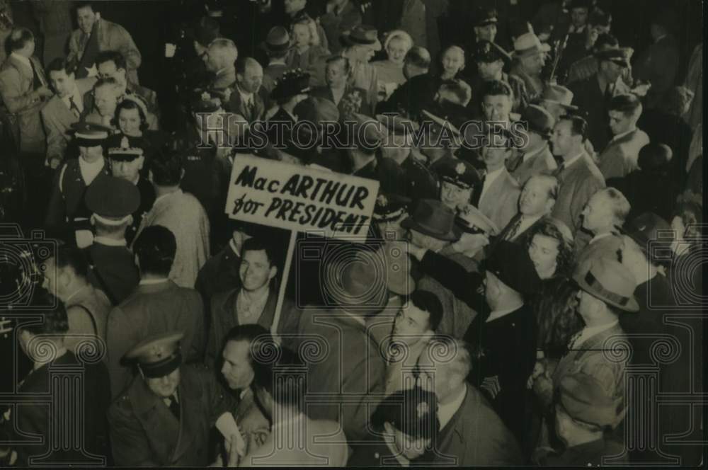 1951 Rally in San Francisco for General MacArthur's return to the US - Historic Images