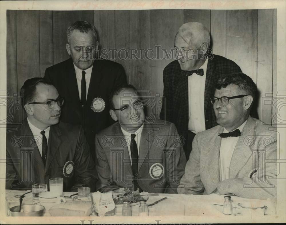 Press Photo Duncan S. MacAffer with colleagues at luncheon in New York - Historic Images