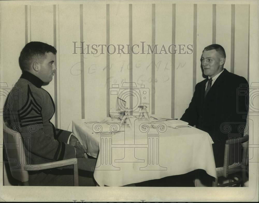 1960 Press Photo West Point cadet dines with football coach in New York - Historic Images