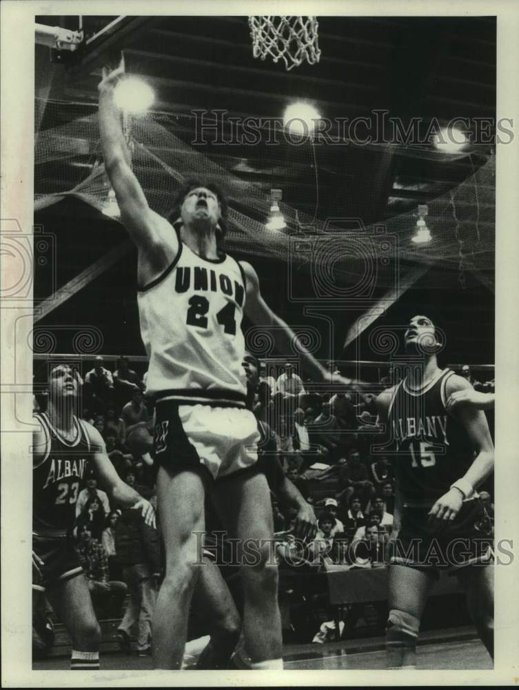 Press Photo Union College vs. Albany college basketball game in New York - Historic Images