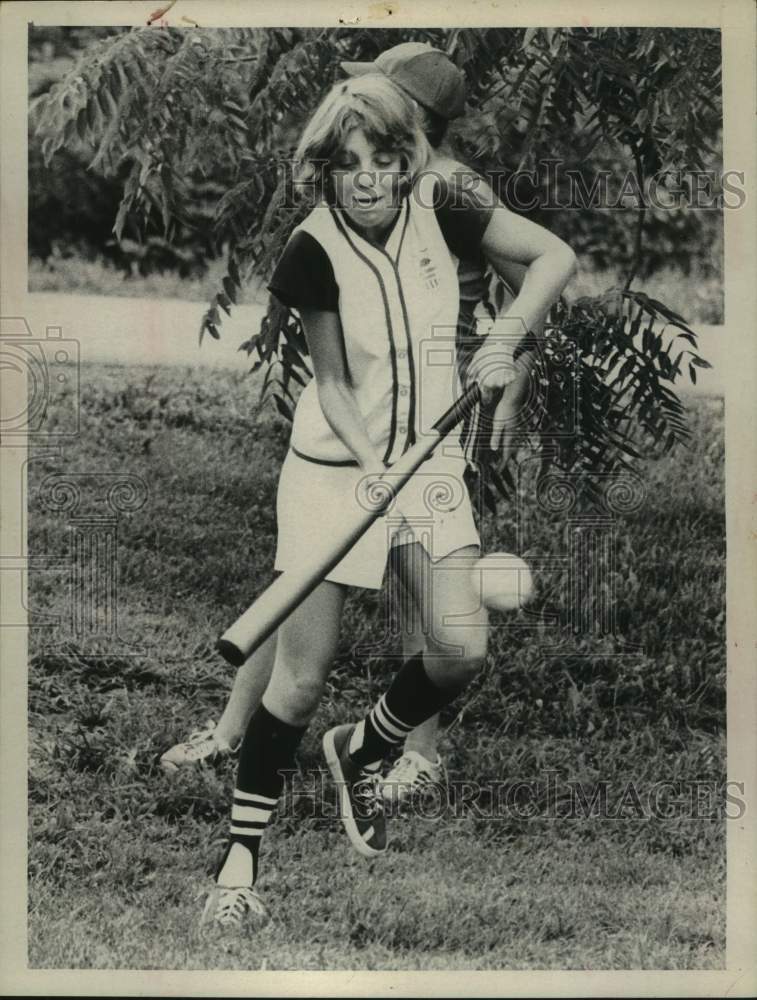 Press Photo Sherry Romeo, Miss Softball America team, bunts in New York game- Historic Images