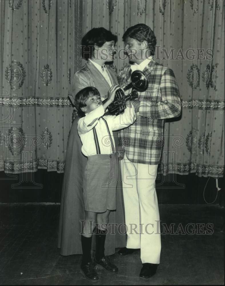 1981 Press Photo Cast performs on stage at Mac Haydn Theatre, Chatham, New York- Historic Images