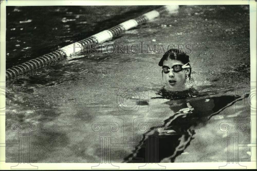 Press Photo Richelle Depold, section II swimmer, pops head out of water at RPI- Historic Images