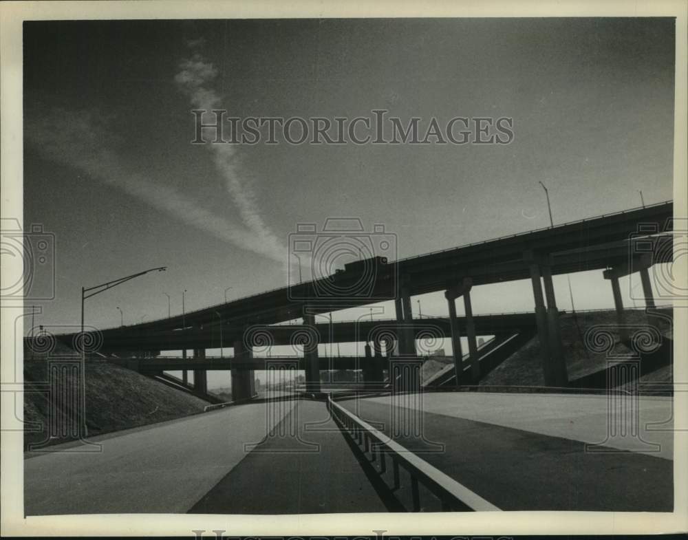 1971 Press Photo Entrance ramps for Patroon Island Bridge in Albany, New York - Historic Images