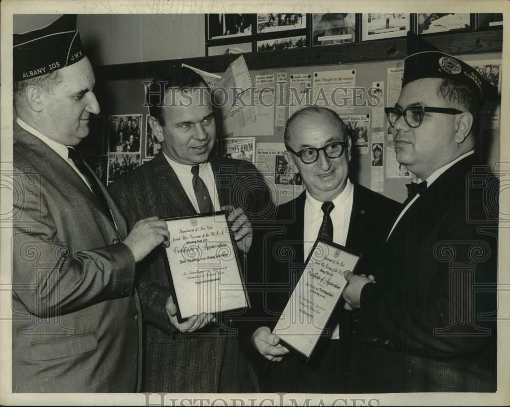 1965 Press Photo Jewish War Veterans group honors Operation Goodwill, New York - Historic Images
