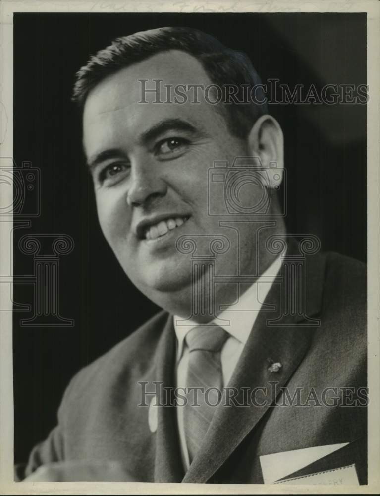 1964 Press Photo William McEnery smiles for his photo - Historic Images