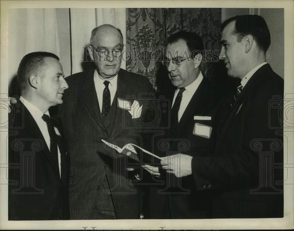 1962 Press Photo Steel engineers hold meeting at Ten Eyck Hotel in New York- Historic Images