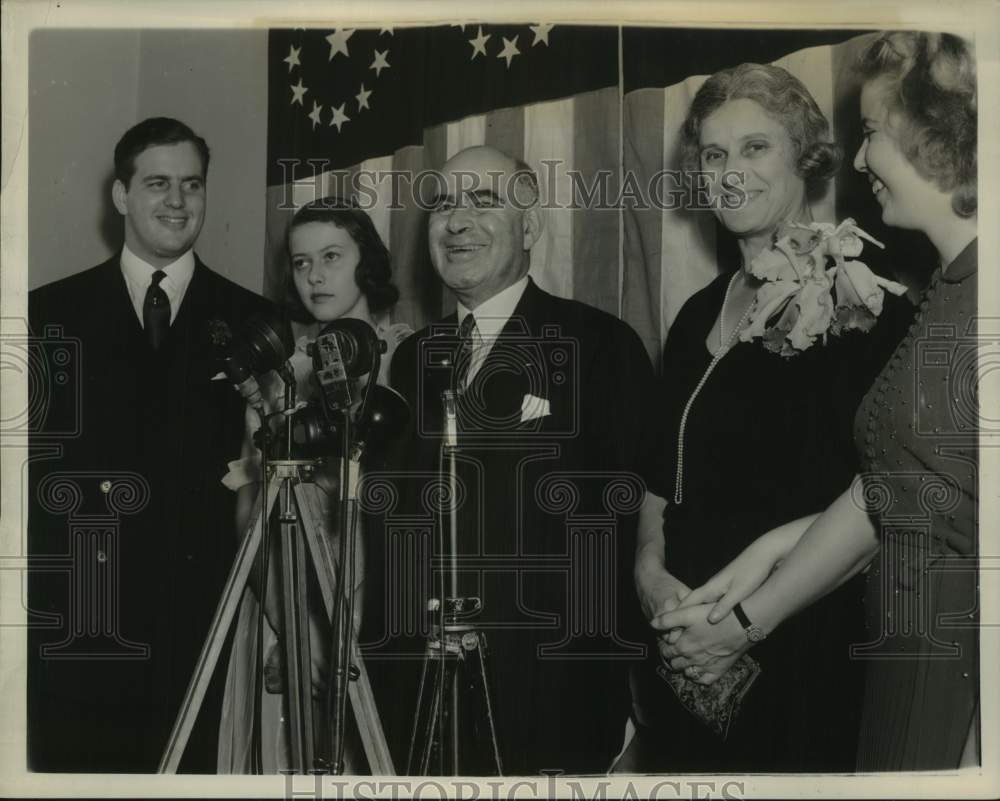 1938 Press Photo Herbert Lehman &amp; family at New York election headquarters- Historic Images