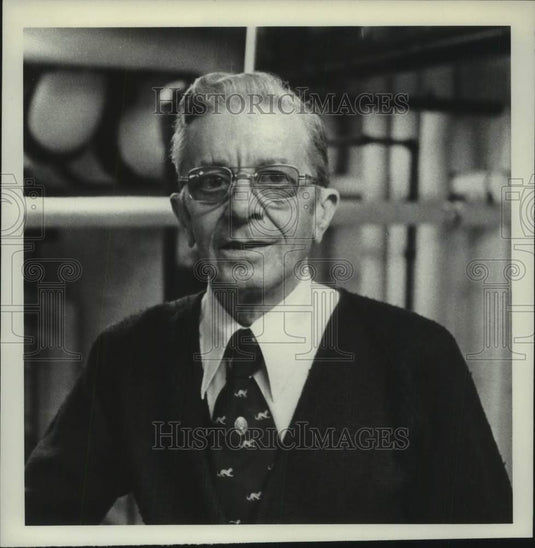 1979 Press Photo Frank D. Riggi, Foreman, at City Hall in Schenectady, New York - Historic Images
