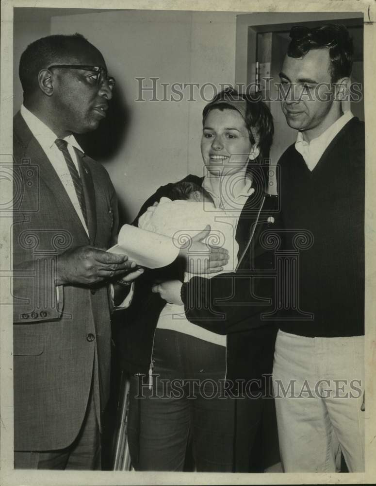 1967 Paul Richardson with Mr. & Mrs. Jay Furlong and baby, New York - Historic Images