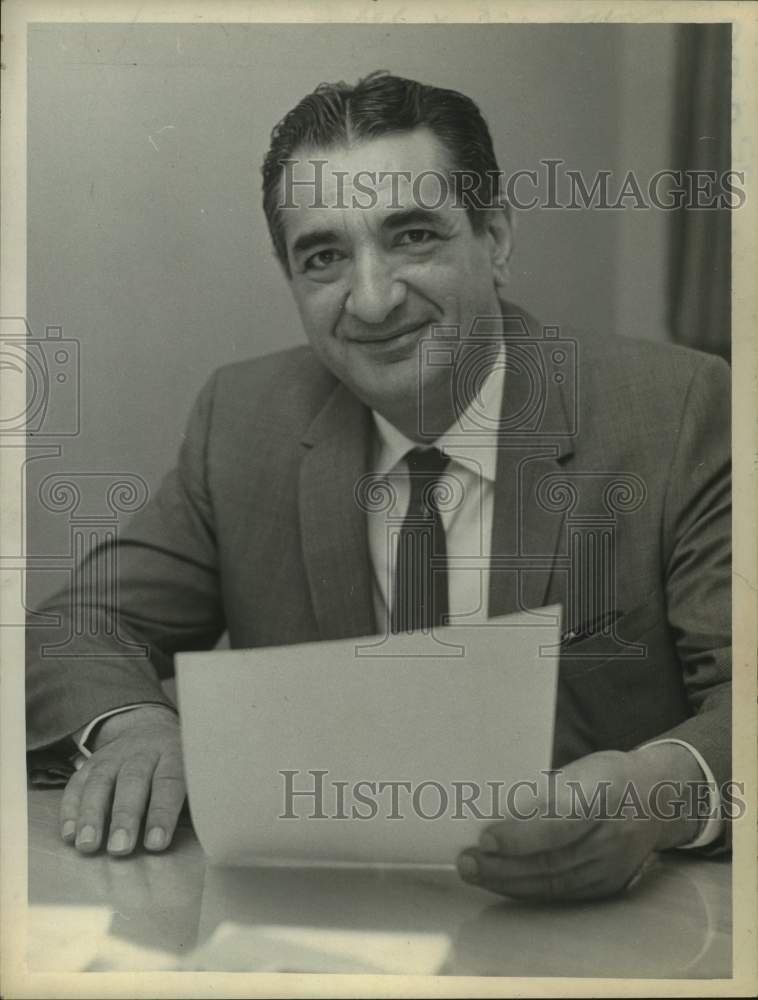1967 Louis Rapp in his New York office - Historic Images