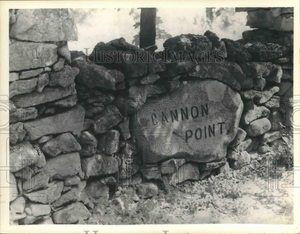 1971 Press Photo Rock sign and wall at Cannon Point in Lake George, New York - Historic Images
