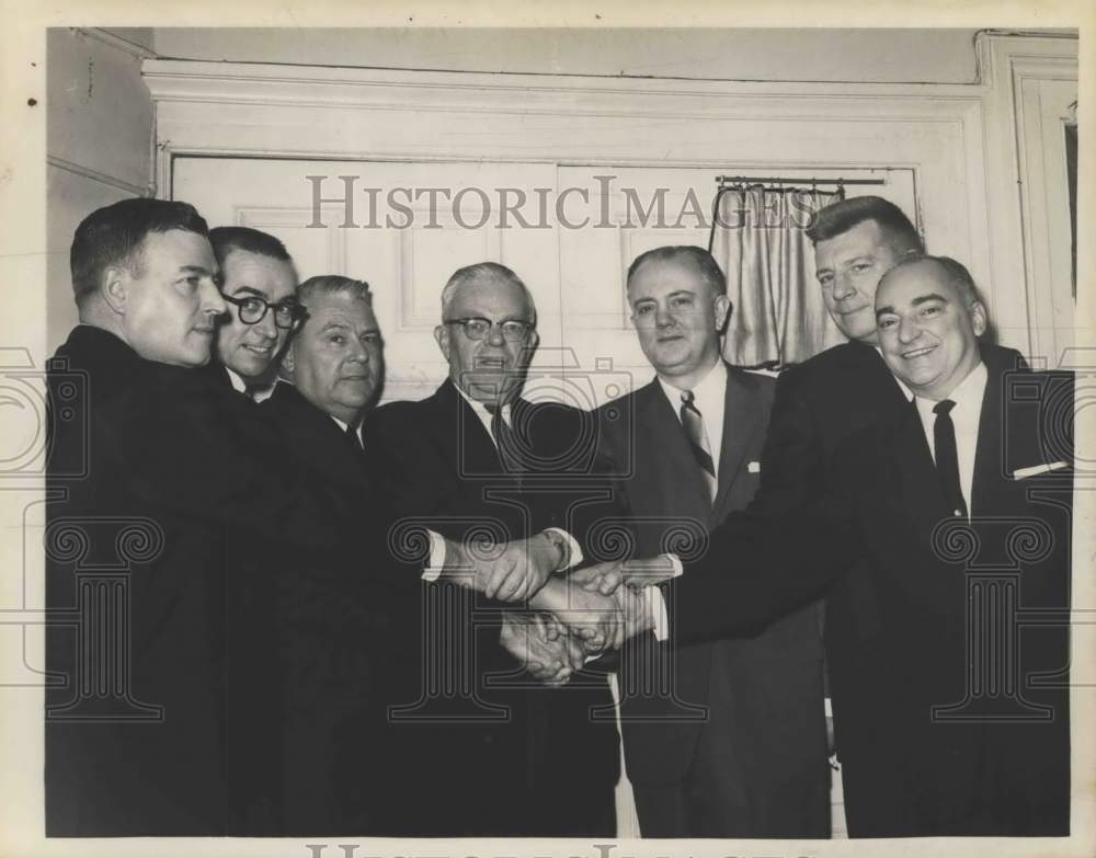 1965 Press Photo Politicians show solidarity in New York - Historic Images