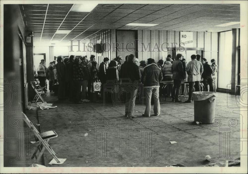 1978 Press Photo Hockey ticket line at Rensselaer Polytechnic Institute, NY - Historic Images