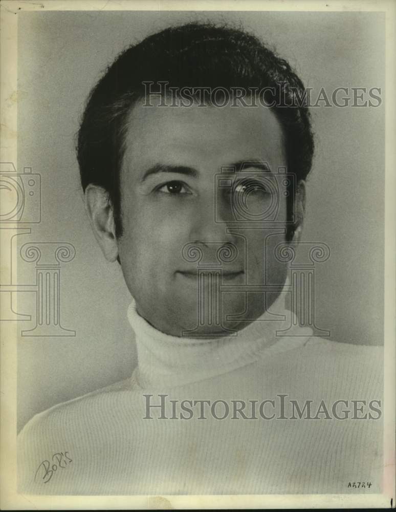 1974 Press Photo Israeli pianist David Bar-Illan - Historic Images