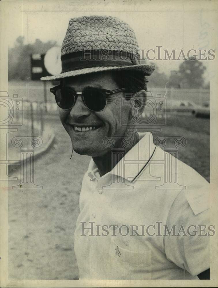 1968 Professional Archer Bill Bednar of Suffield, Ohio, in New York - Historic Images