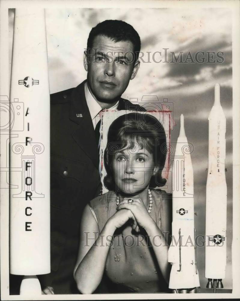 1962 Press Photo Ed Kemmer and Phyllis Avery costar in television show - Historic Images