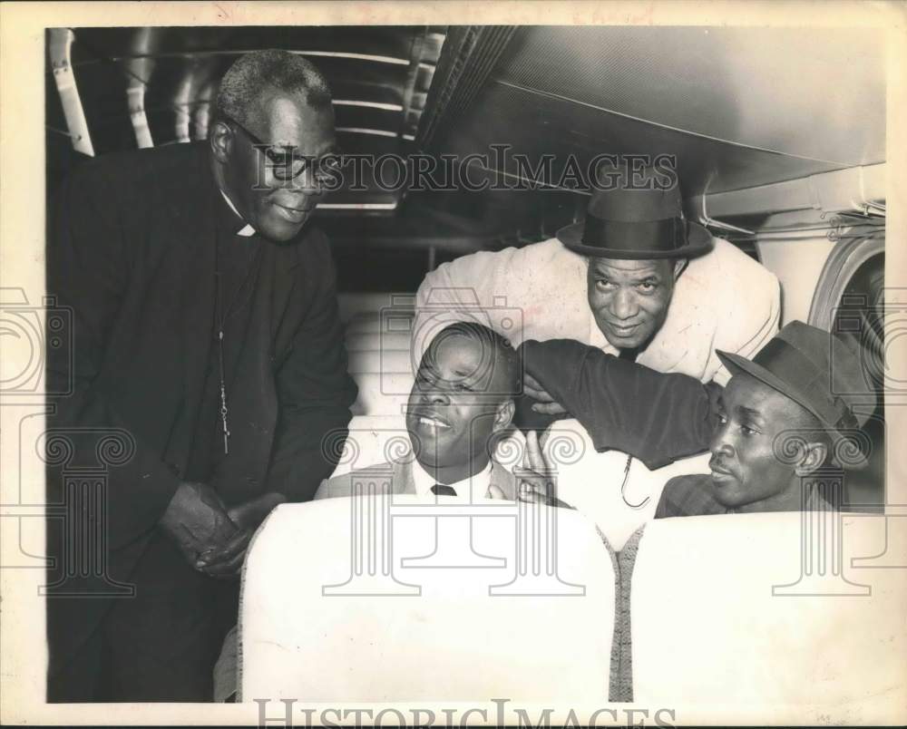 1963 Press Photo Reverend C.B. Barrow with associates in Albany, New York - Historic Images
