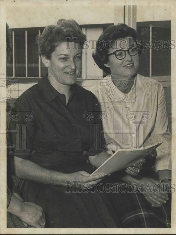 1959 Press Photo Mother&#39;s Club meets at Girls Academy in Albany, New York - Historic Images