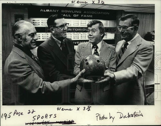 1978 Press Photo Albany Bowing Association officers pose at New York office - Historic Images