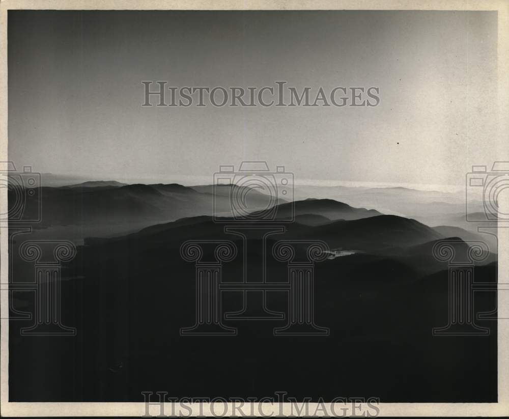 1966 Press Photo Cloud of air pollution drifts over Lake George in New York - Historic Images