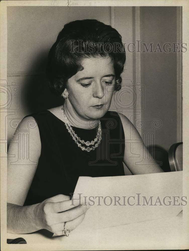 Press Photo Mary, wife of Albany, New York photographer Bernie Kolenberg - Historic Images