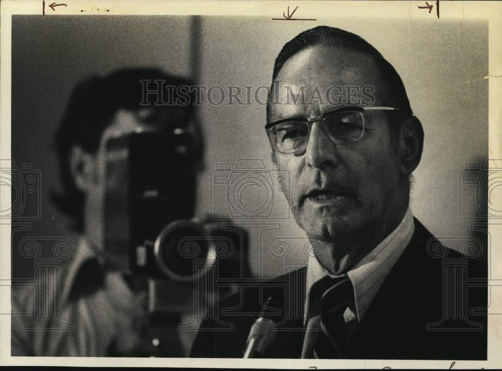 1975 Press Photo Dr. Lawrence Kolb, New York Commissioner of Mental Hygiene - Historic Images