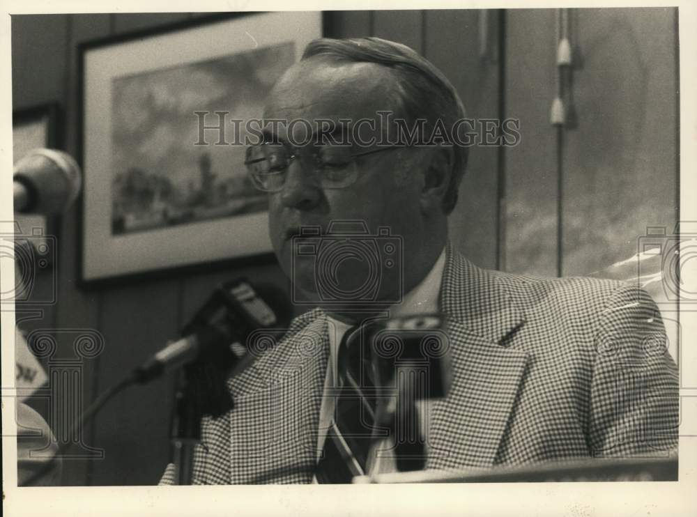 1983 Press Photo John F. Kirvin, Town Supervisor, Rotterdam, New York - Historic Images