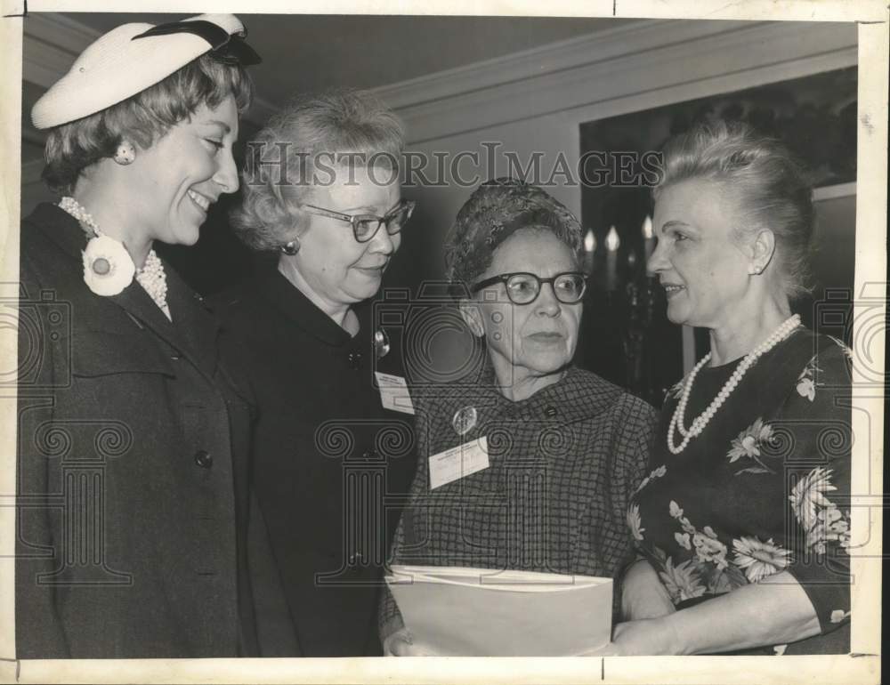 1964 Press Photo Democratic Women's group holds state convention in New York - Historic Images
