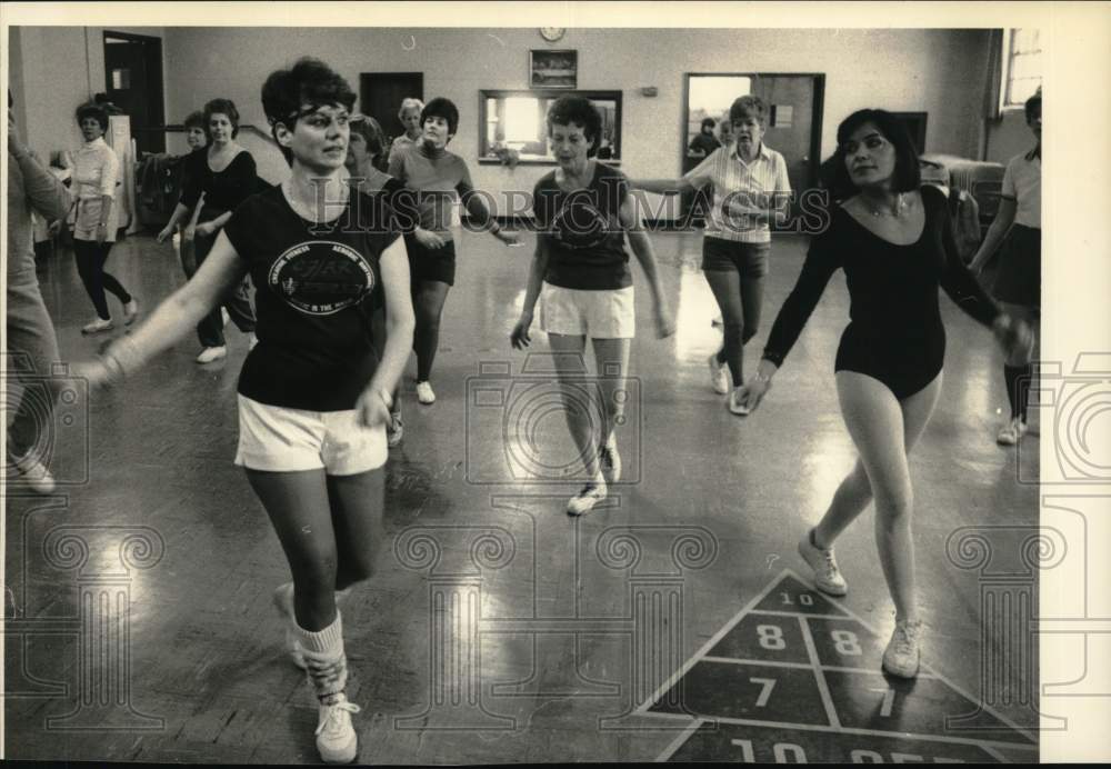Jeannie Kouyoumgian leads dance class in New York - Historic Images